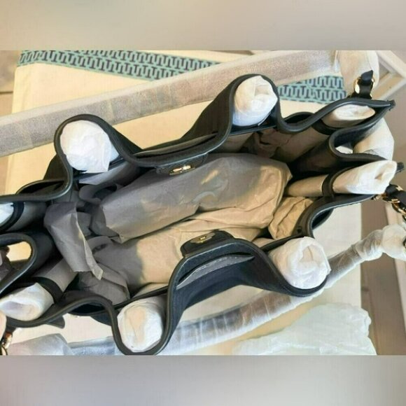 🔥NeW! $598 Large Michael Kors Mina Suede Chain Shoulder Bag - Picture 8 of 10